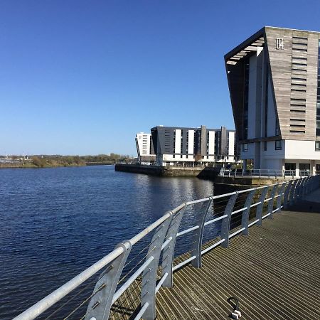 Home From Home With Fantastic Views Runcorn Exteriör bild