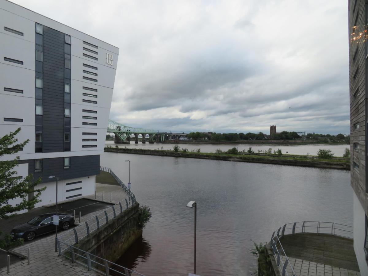 Home From Home With Fantastic Views Runcorn Exteriör bild