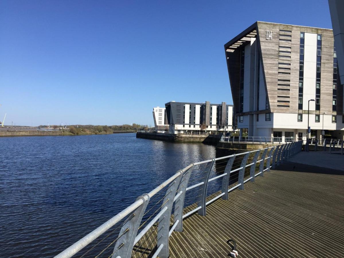 Home From Home With Fantastic Views Runcorn Exteriör bild